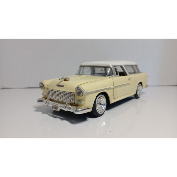 CHEVROLET Bel Air Nomad - 1955 - lightyellow - MotorMax 1:24 - Picture 1 of 9